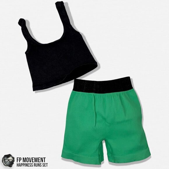 FP MOVEMENT HAPPINESS RUNS SET: PRAJNA SHORT + SQUARE NECK BRA IN GREEN & BLACK - Picture 15 of 15
